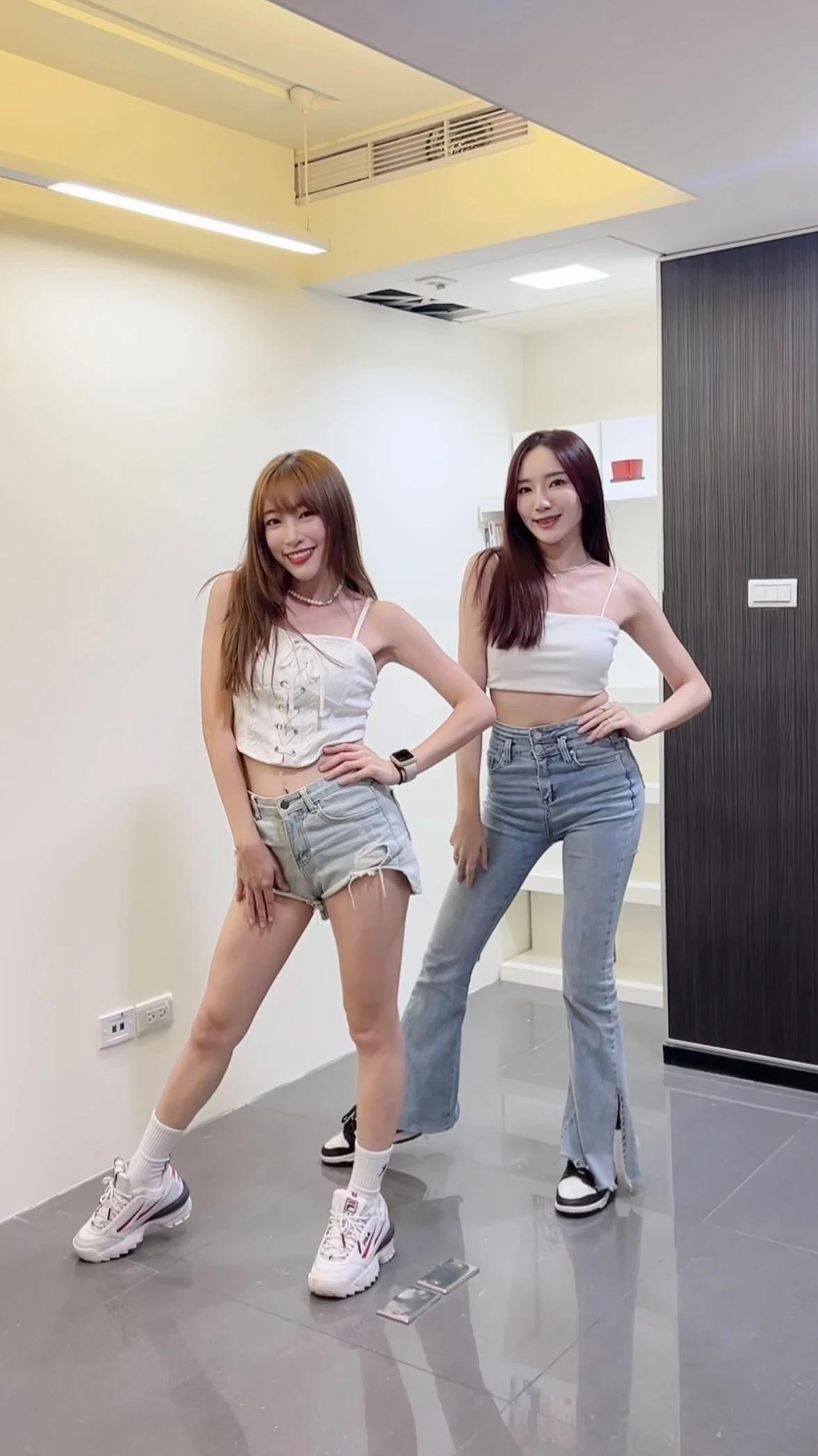 「沛沛𝙿𝚎𝚒𝙿𝚎𝚒-𝚄 」氣質臉蛋萌萌甜笑直接治癒你一天 (29P)(15)