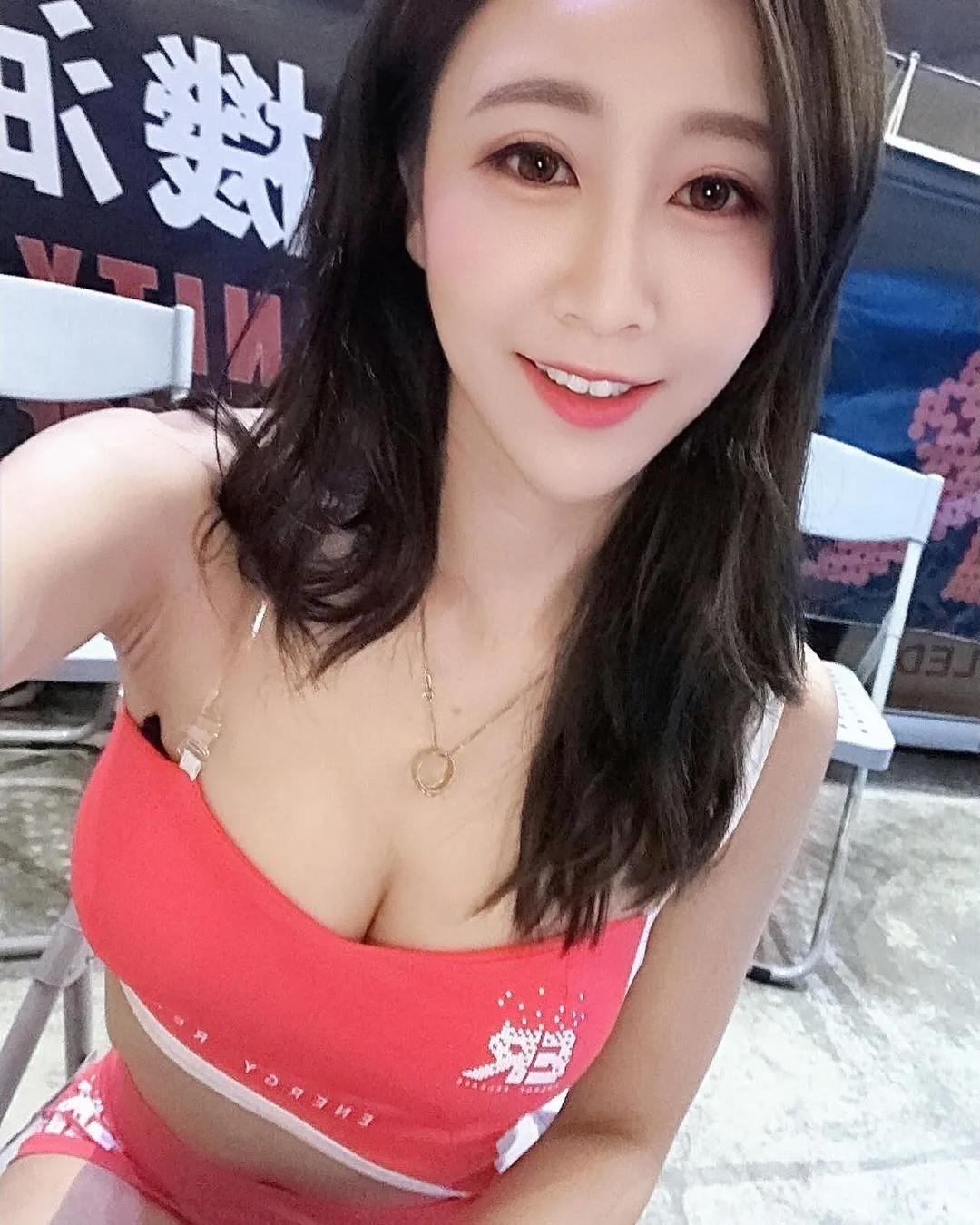 感官全辣满！「张蚂蚁DJ Ant」台上掏出两座大雪山，性感腰间神力狂扭立志嗨翻全场！-小湿妹图(6)