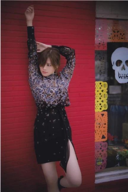 白石麻衣WHITE graph 001寫真集 (195P)(106)