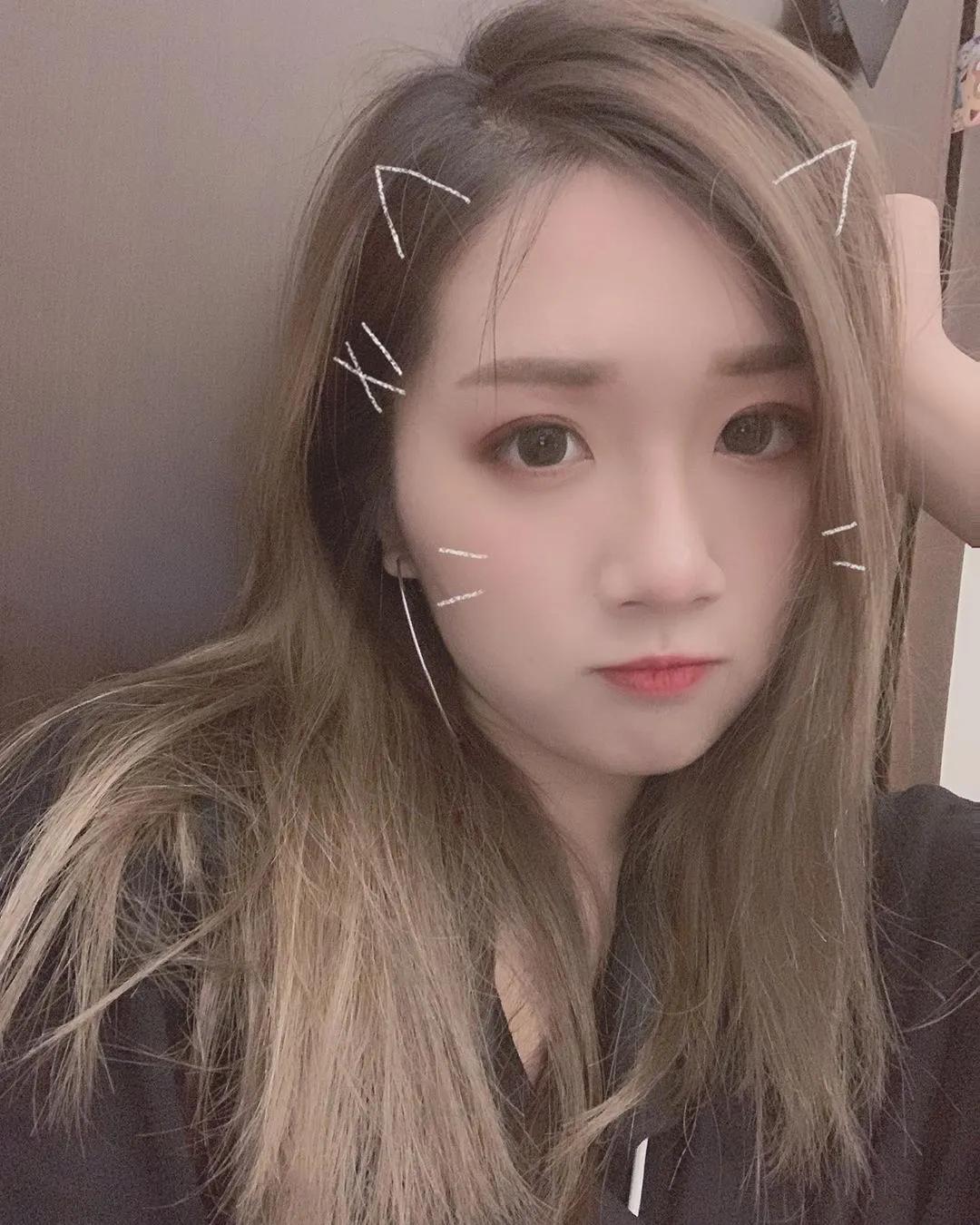 Iris瑞斯 大胆穿上比基尼...极限诱惑让人受不了(11)