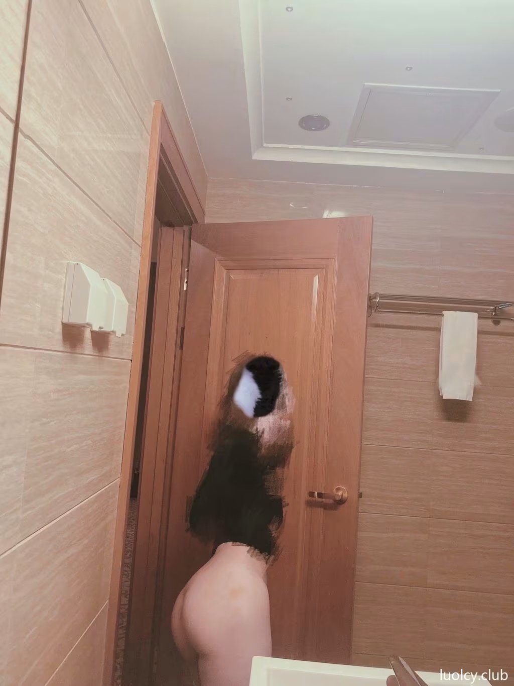 白虎小蘿莉人前露出私拍福利(117)