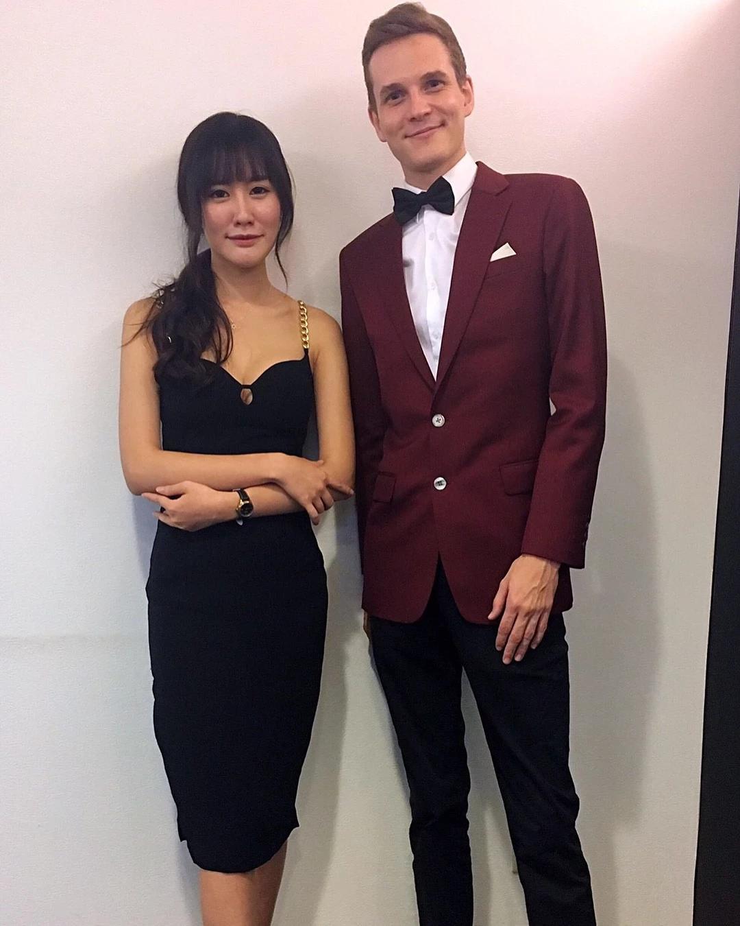 氣質美少女「謝雪兒CherHsieh」雪白嫰肌露雙球誘惑 (46P)(42)