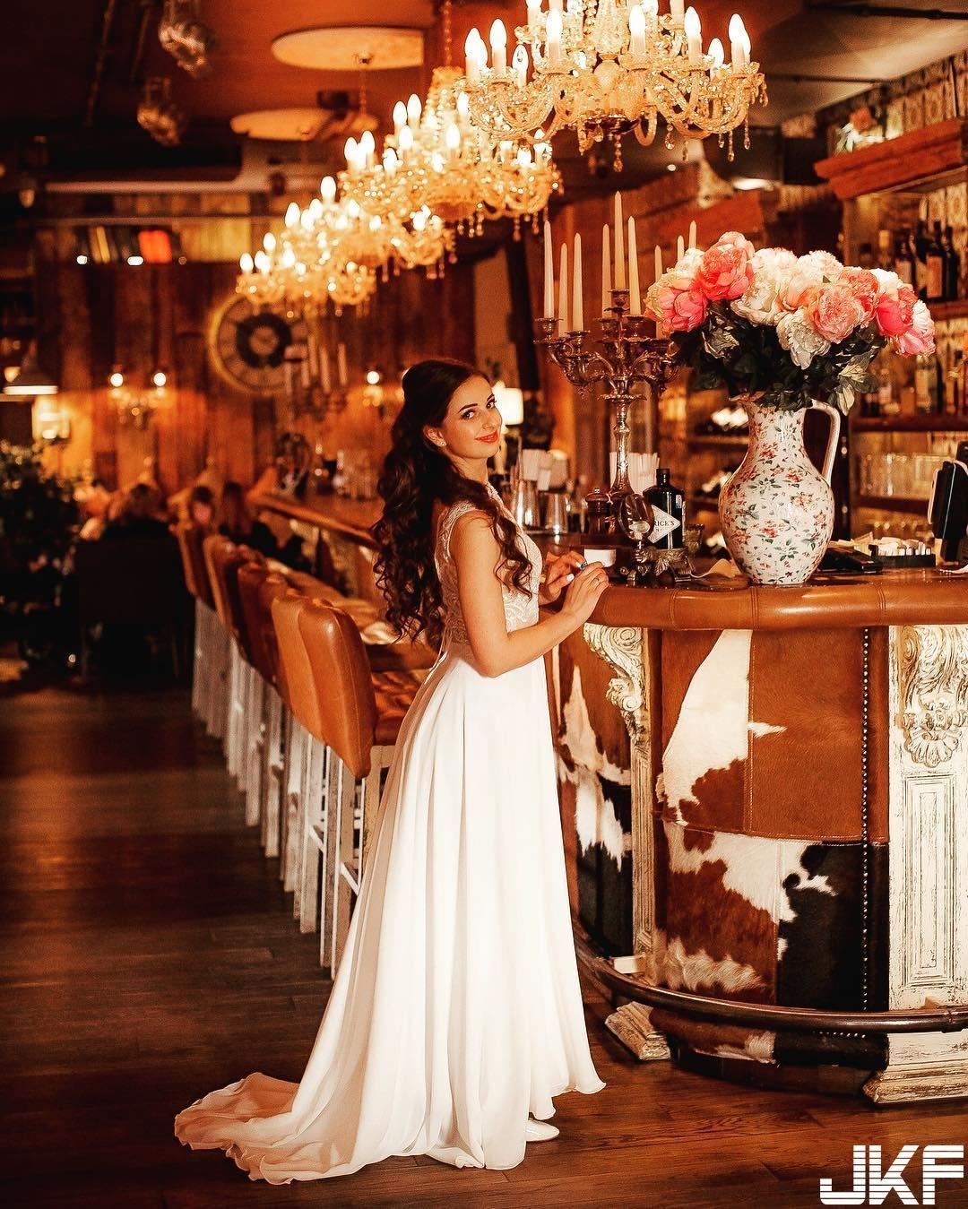 制服诱惑！「俄罗斯正妹」巴掌脸+电眼　荣获「最美空姐」封号当之无愧-小湿妹图(9)