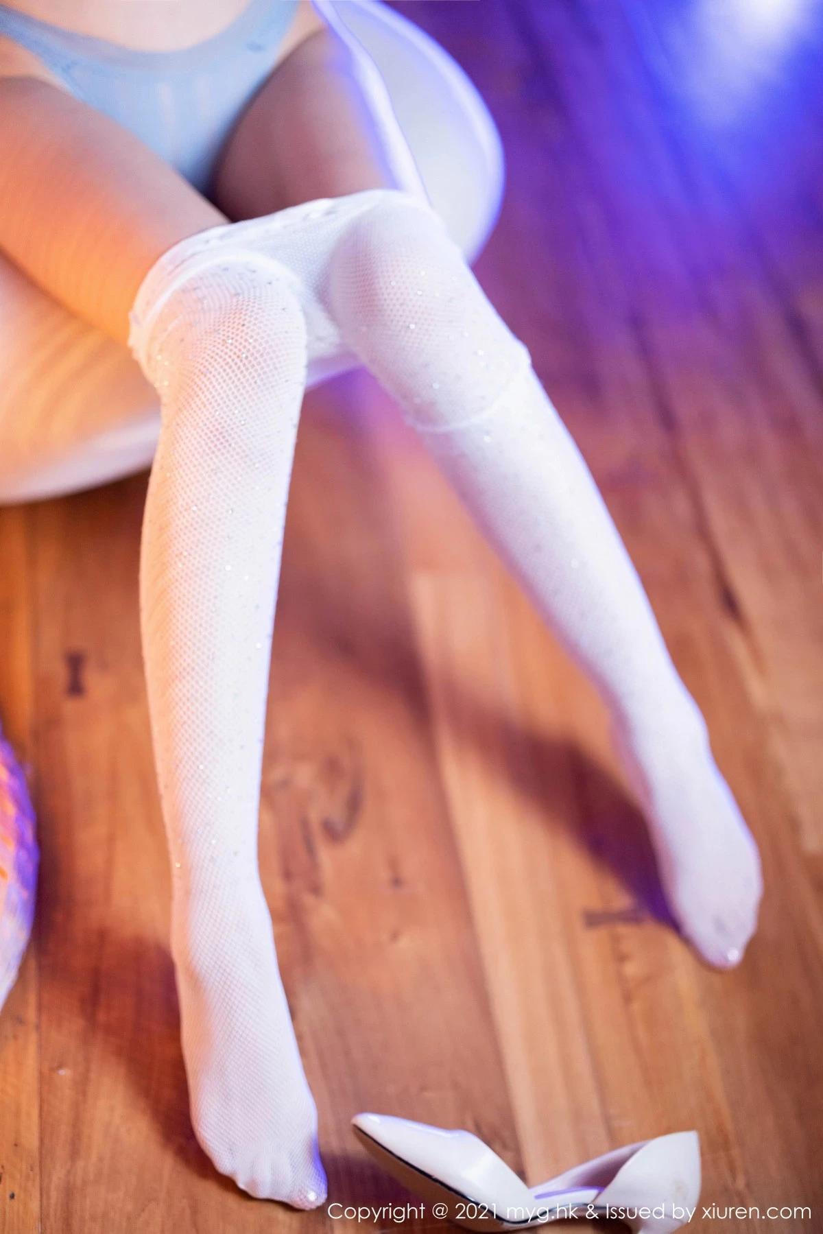 [MyGirl美媛館]Vol.606_女神綺里嘉Carina長三角旅拍典雅多姿禮裙配網襪極致魅惑寫真70P(62)