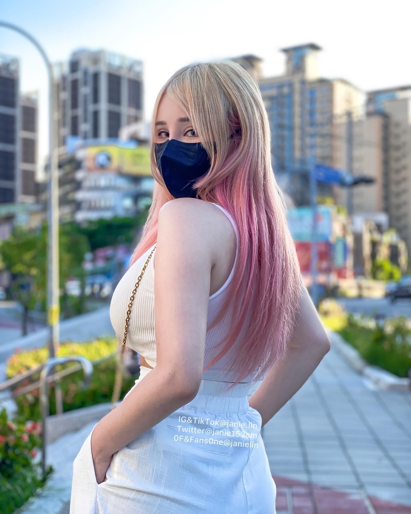 黑丝袜超凶正妹倒卧公园 雪白一片看光 本尊是「她」(12)