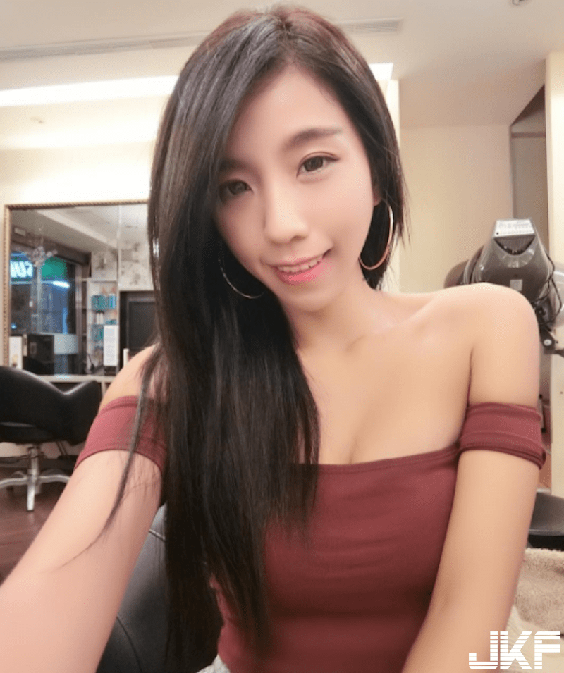 一字领爆乳正妹！「美乳蜂腰」的绝妙好身材！连背影曲线都这么杀啊！(13)