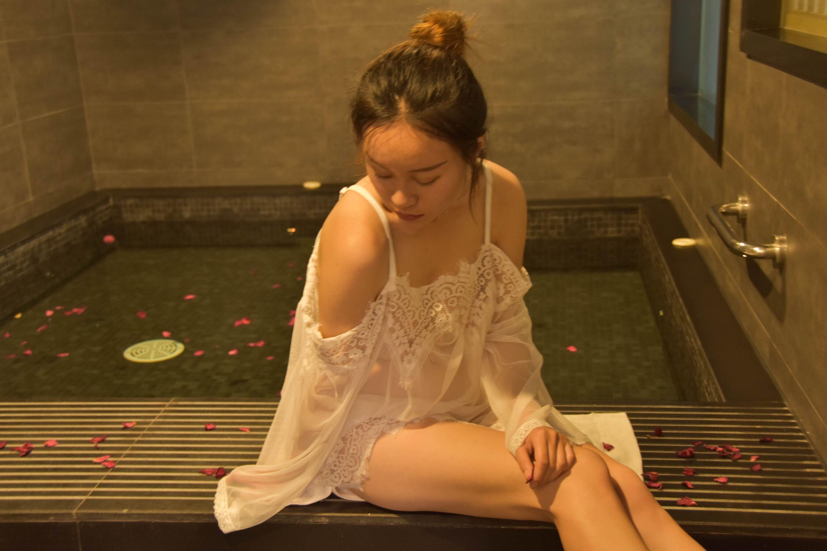 国模套图 国模新疆护士大尺度人体私拍套图(236)