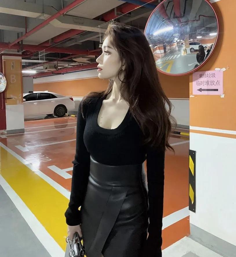 性感正妹「停车场展现火辣深沟」，IG上的「美腿辣照」也超诱人！(6)