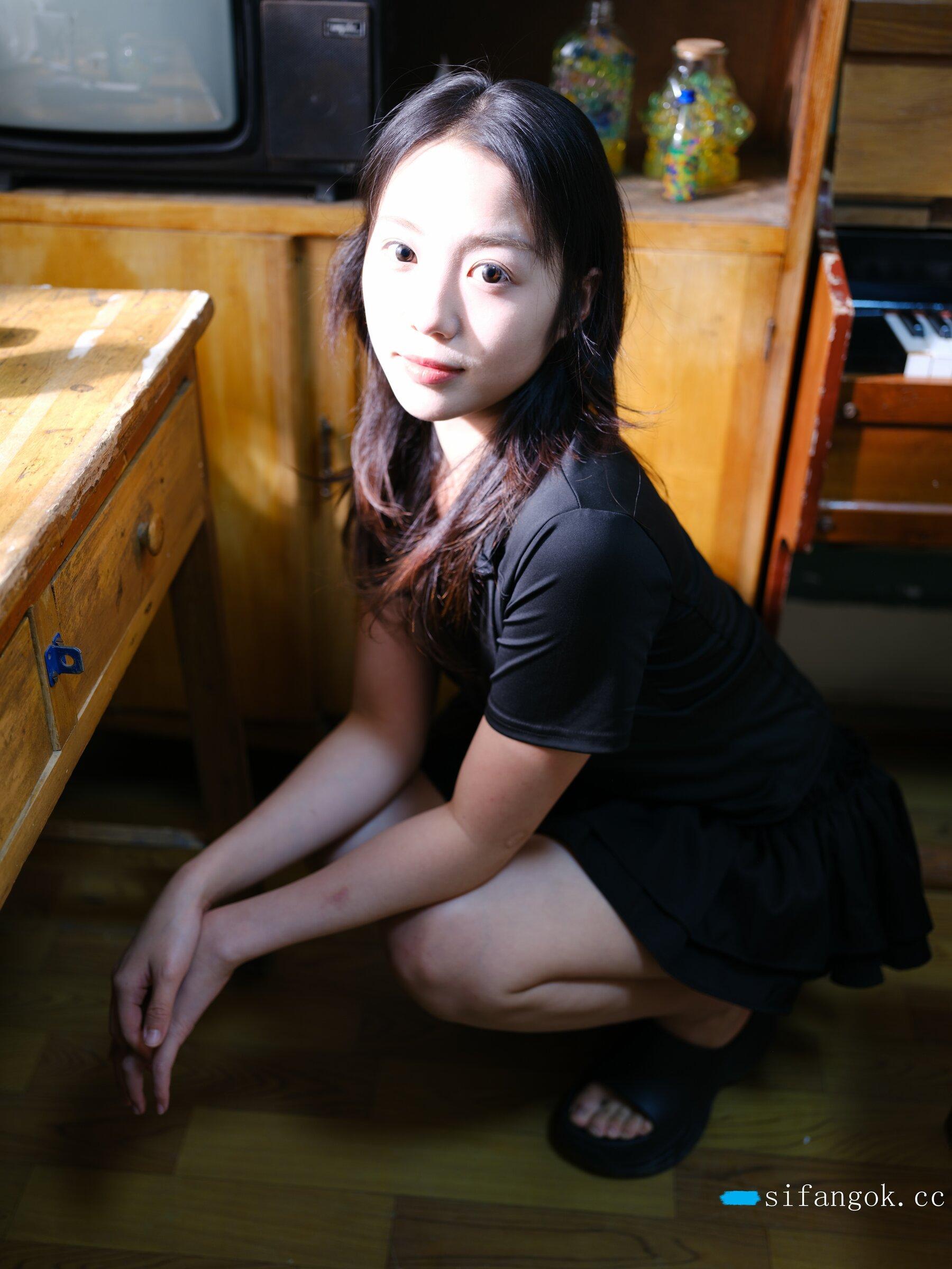 国模套图 明星脸素人(408)