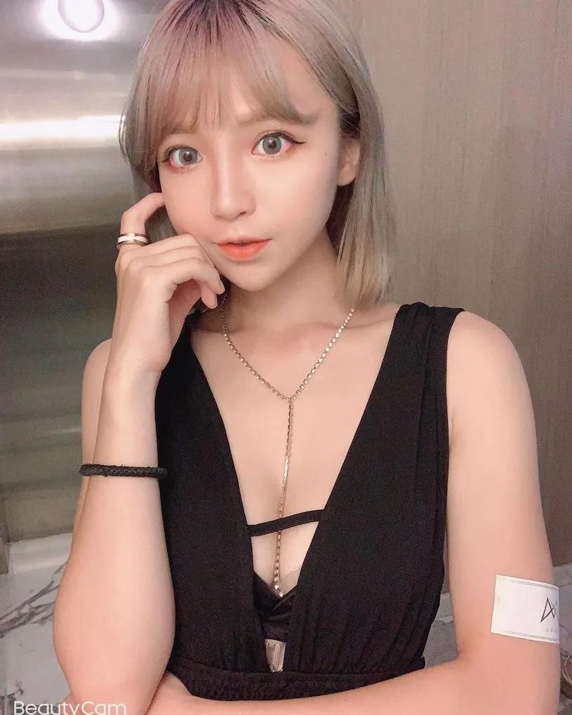 留著一头魅力短发 眼神充满电力 双腿很修长 四肢纤细~朱儿zhuer(6)