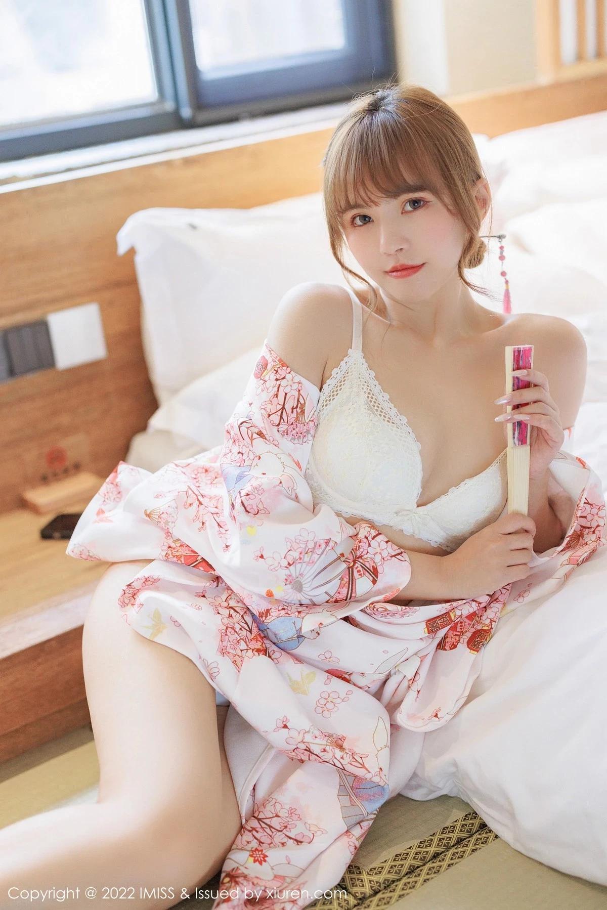 [IMISS愛蜜社]Vol.676_模特張思允Nice雲南心愿旅拍半脫和服露蕾絲內衣完美誘惑寫真60P(33)