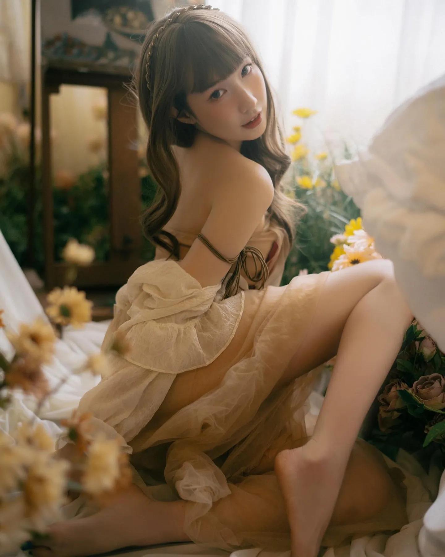 邻家女孩「柯姿 ᴋᴢɪ」顶级豪乳令人陶醉 勾引不断