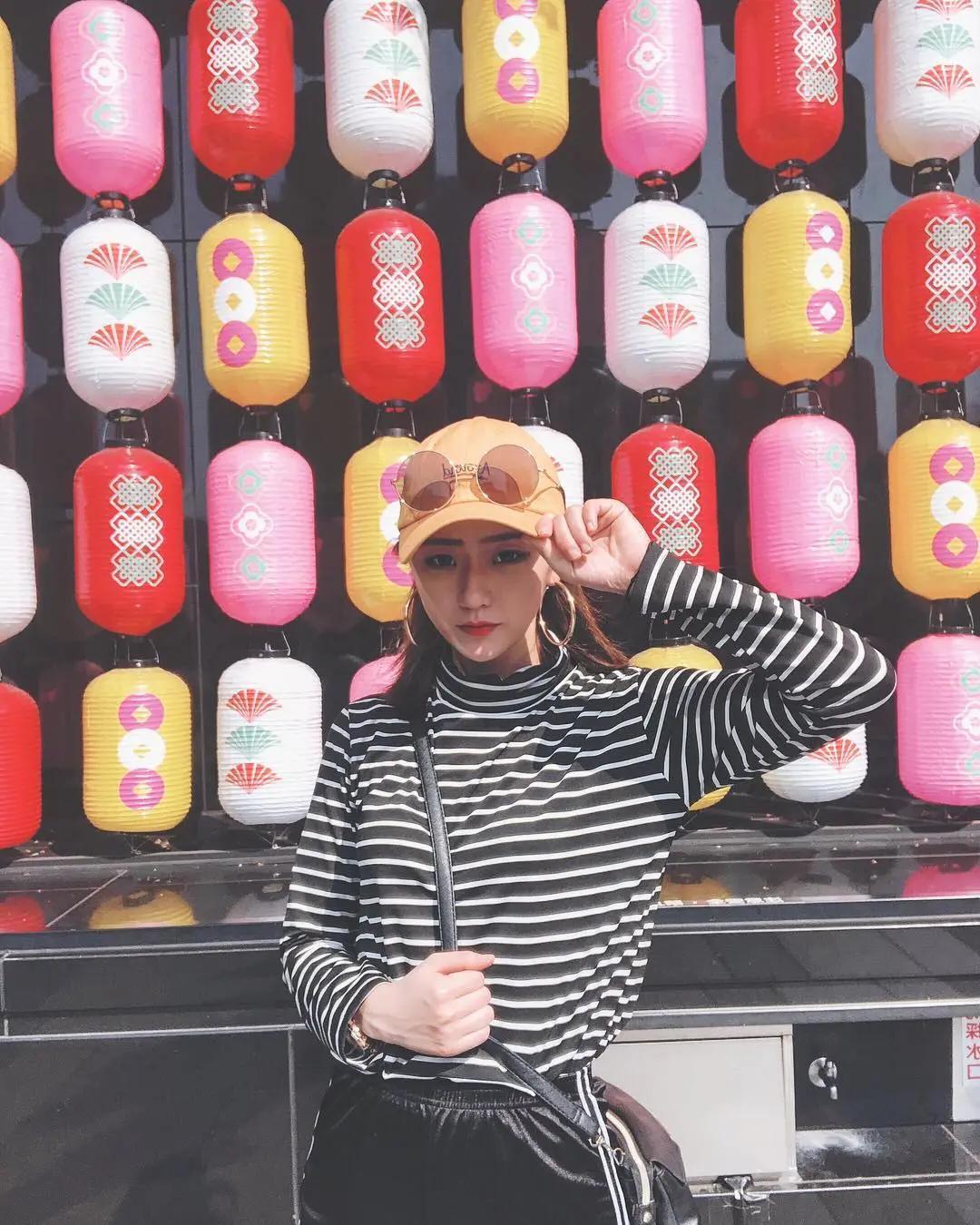 冷艳正妹超个性！「茜茜」最爱冷脸搭配火辣腰间，性感美腿再扫荡圈粉几百遍！-小湿妹图(16)