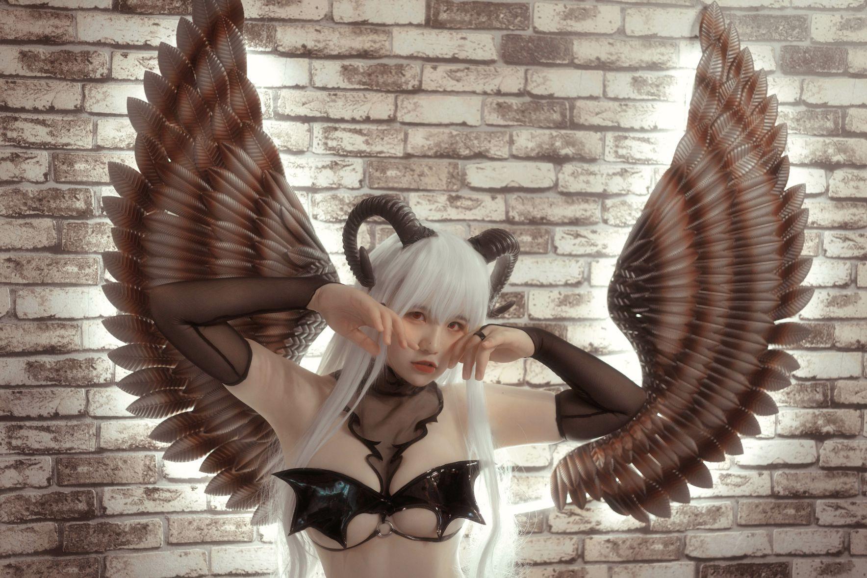 阿半今天很开心 - 魅魔