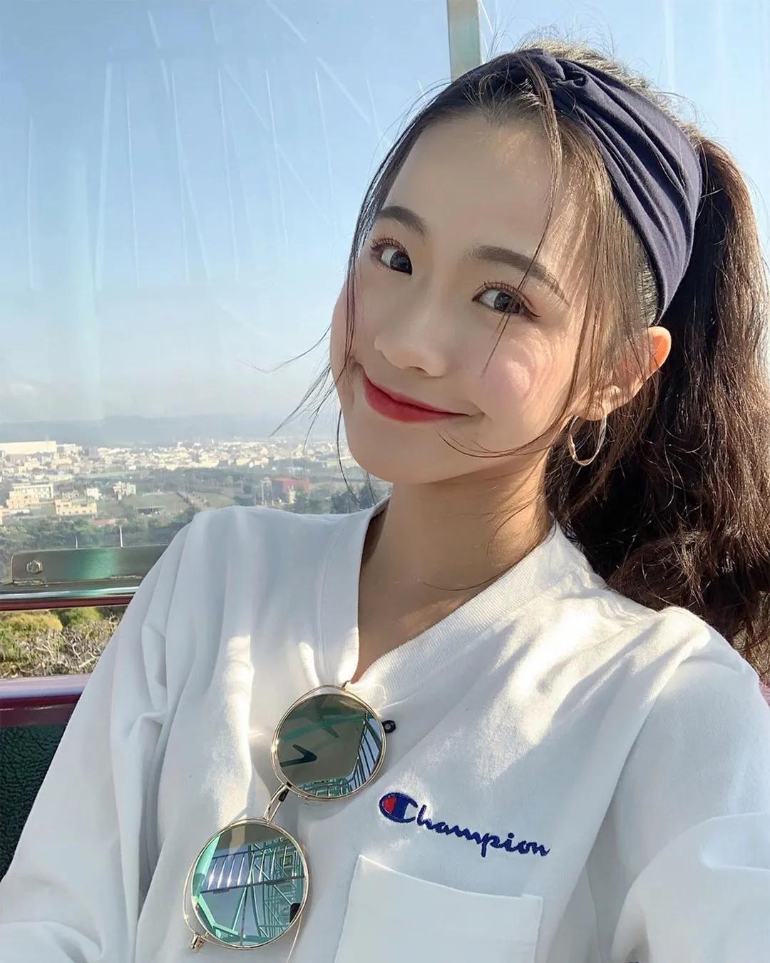 下班来一摊！「Zoe Hua」美腿加「性感水蛇腰」超亮眼，酒吧全场不喝先醉倒！-小湿妹图(13)