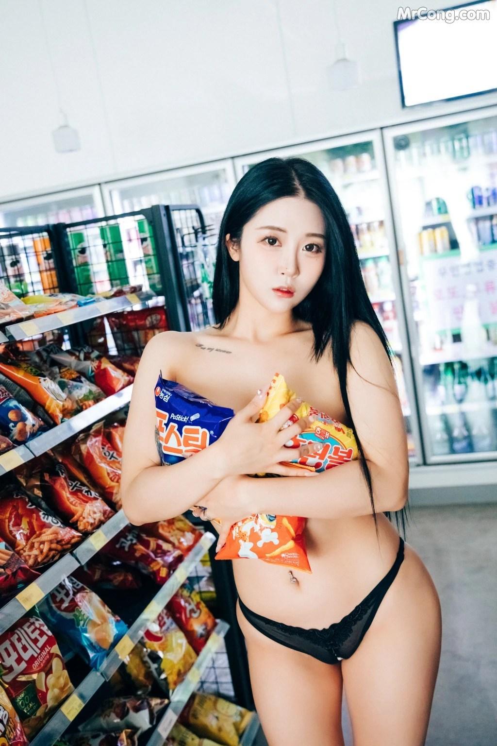 [Loozy] Bomi (보미): Part Timer (124 photos)(77)