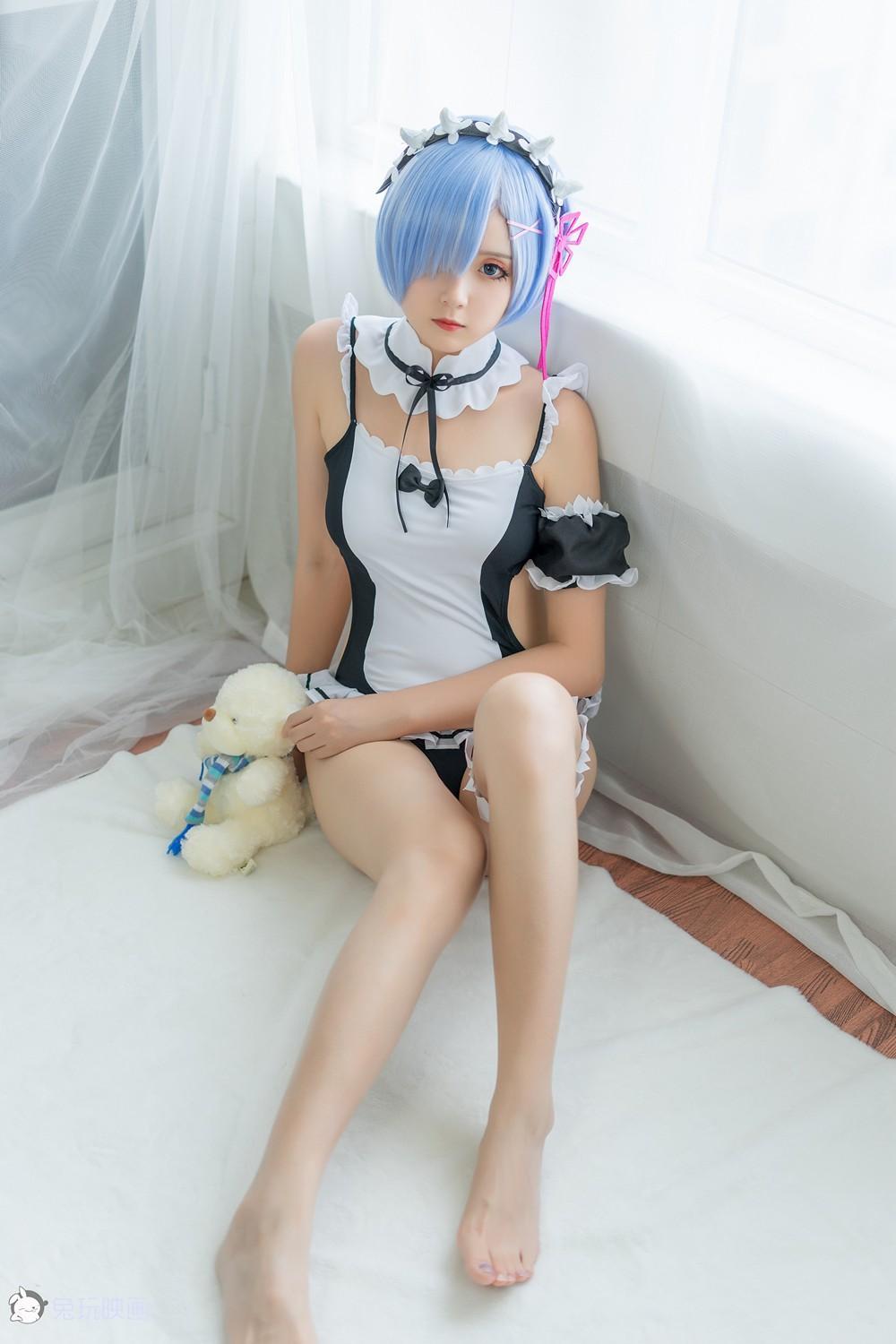 秋楚楚 蕾姆夏日泳装(16)