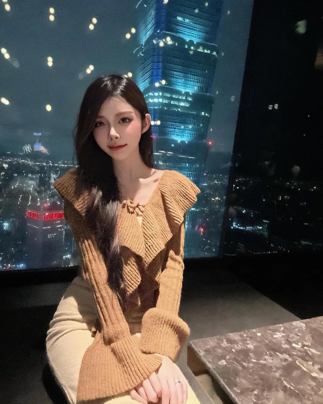 浑圆侧乳曲线让人难以招架「Xinyu」超辣甜美正妹(20)