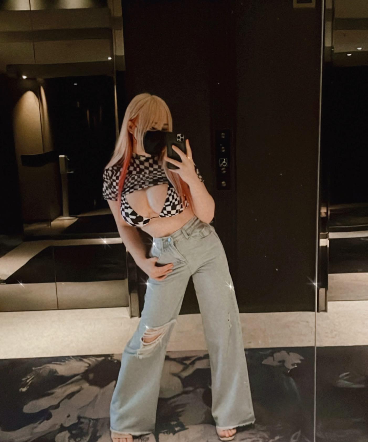 黑丝袜超凶正妹倒卧公园 雪白一片看光 本尊是「她」(11)