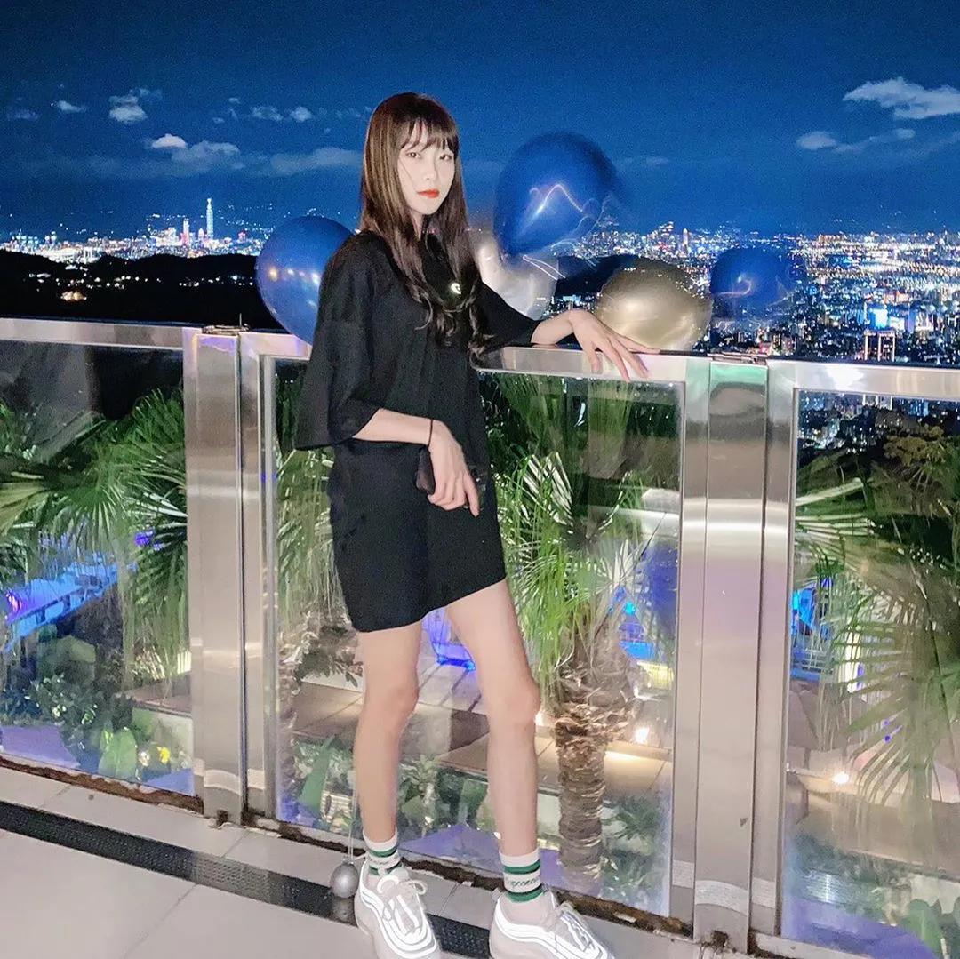 外型超甜美的学生妹子 完美颜值的散发出满满气质~Lizzy(3)