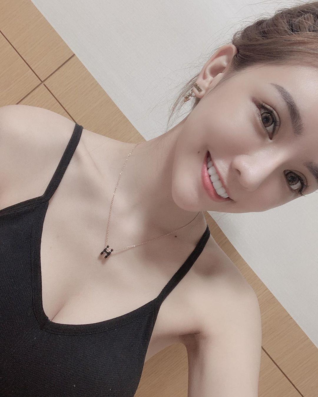 KAKA（陈咖喀） 空灵气质外貌还有著火辣辣的身材(14)