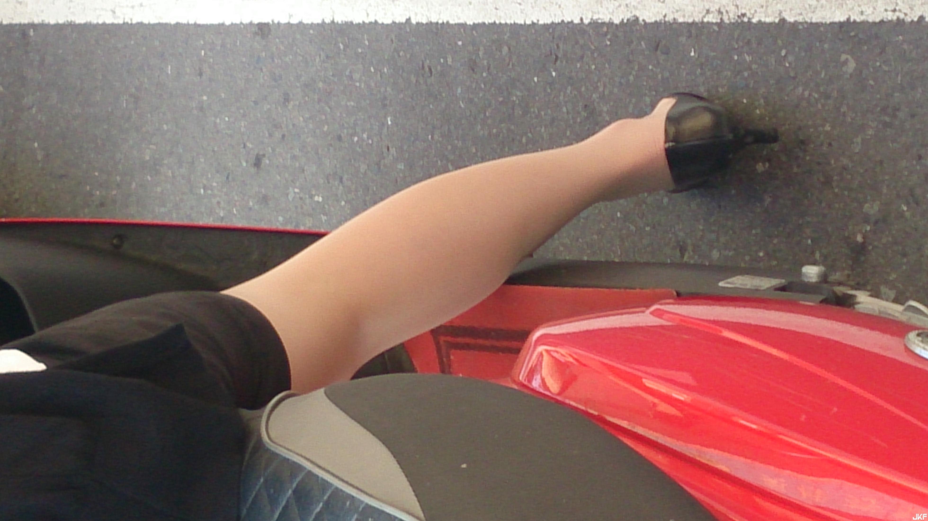 骑红车的美丝等一等.(7)