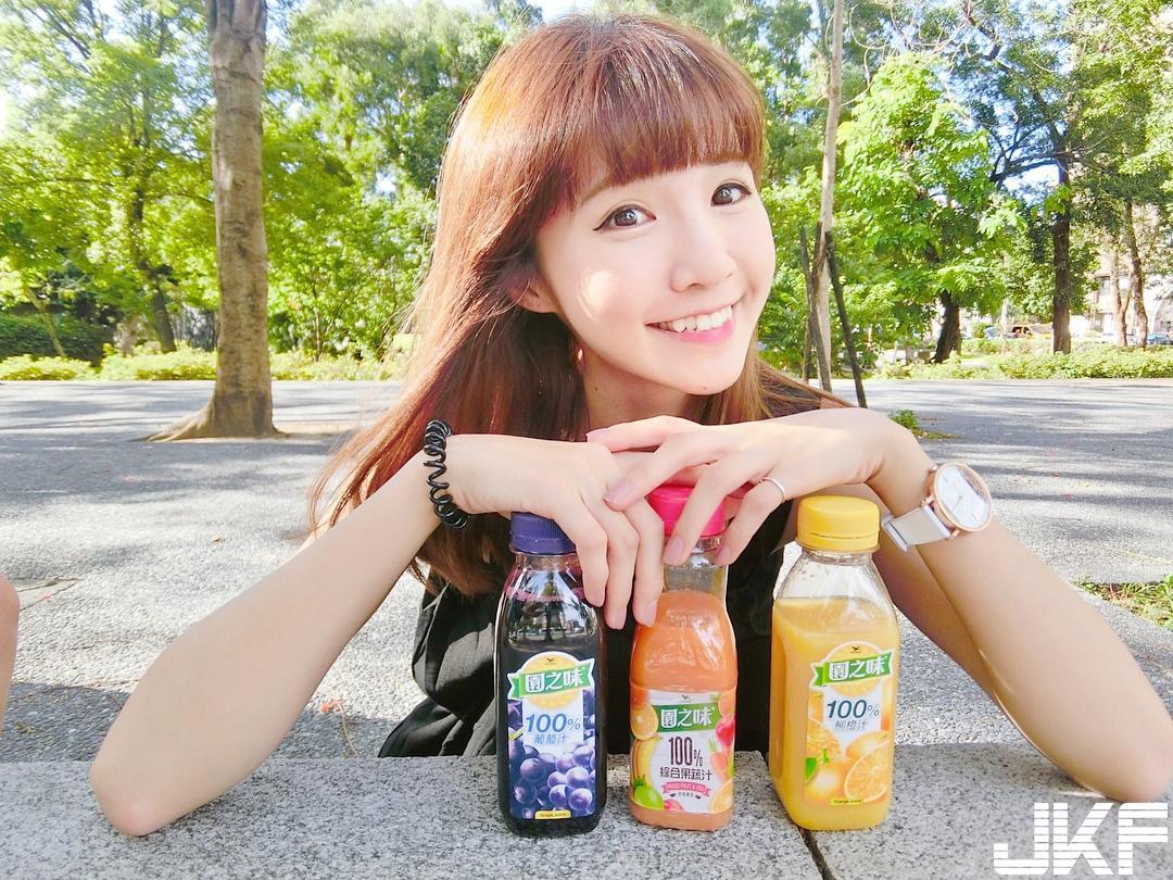 怎么会这么可爱！「甜美系空姐」原来是小吃货，离不开美食的可爱甜食怪！-小湿妹图(8)