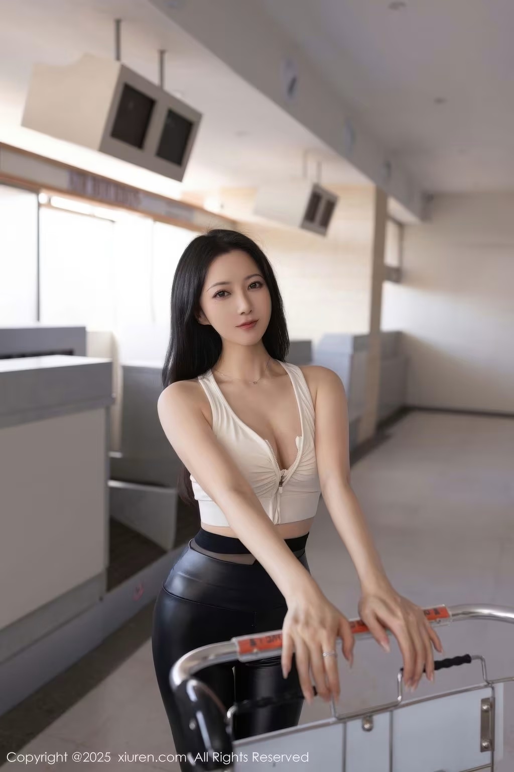 XIUREN No.11021： 魚子醬Fish (75 photos) - ( Page 1 / 4 )(29)