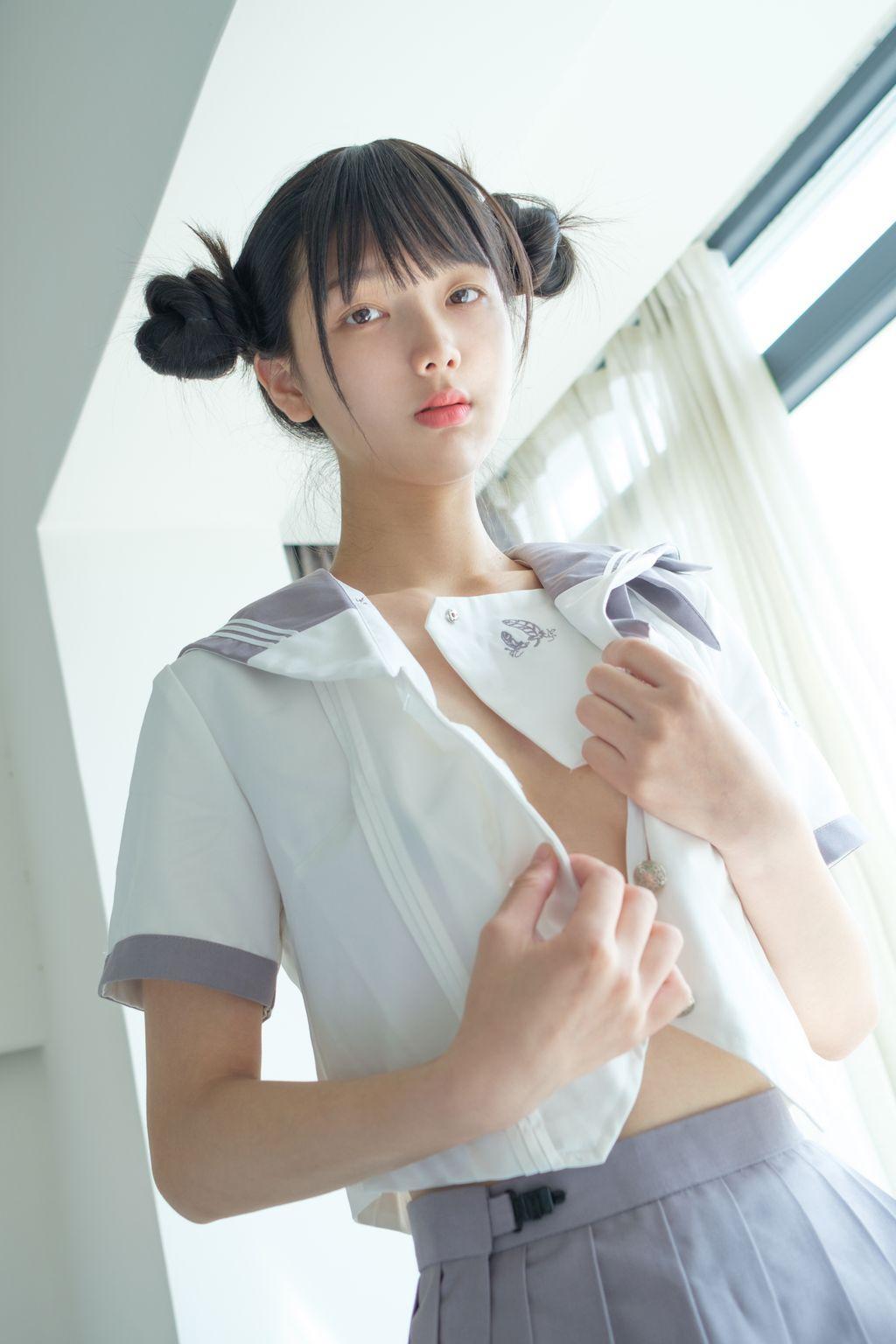 Coser@稚乖画册: 赤西夜夜 初音少女水手服 (130 photos )(107)