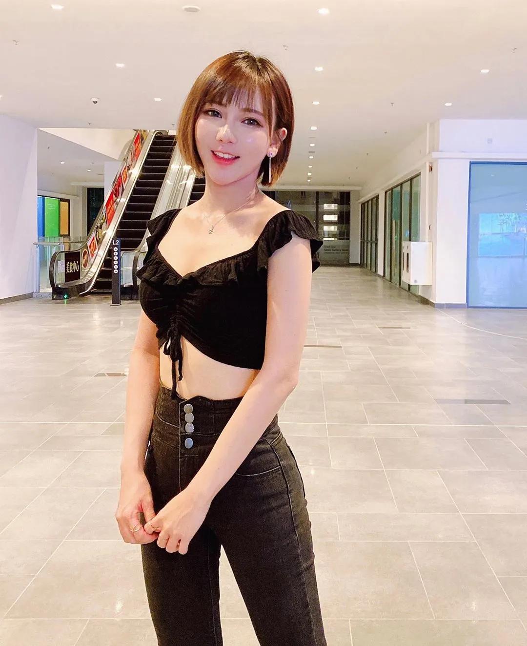 Evonne chou 身材好棒的甜美正妹晃动超有感(11)