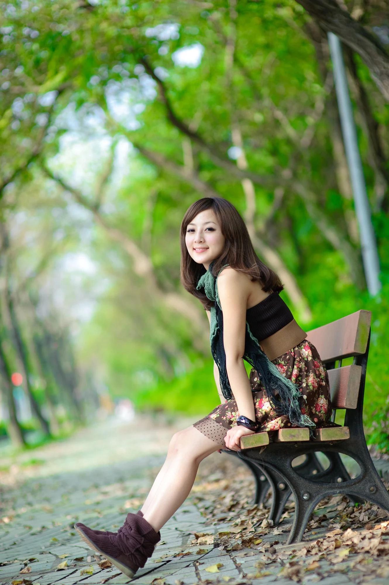 果子MM - 大安森林公园写真套图(14)