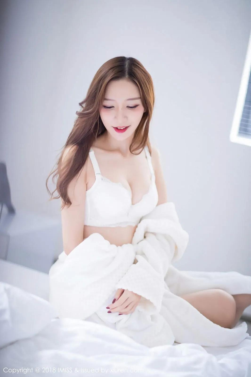 性感女神 小琳 逆天美腿雪白巨乳(41)