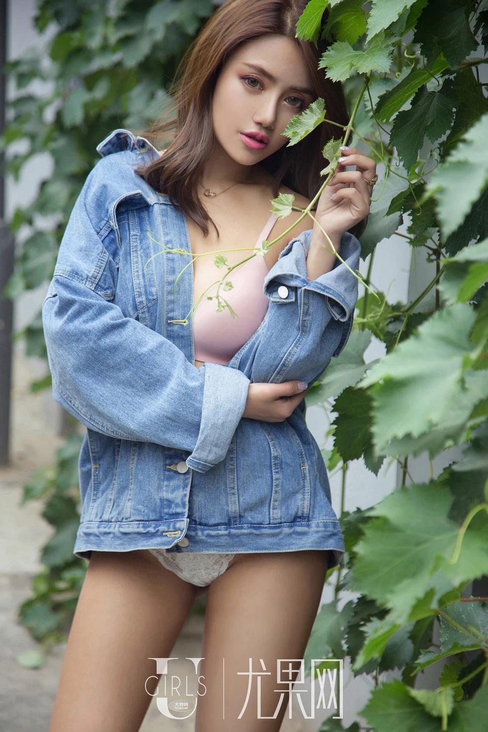 [Ugirls尤果網]U380_嫩模Gaia白色高叉連體衣+性感足球寶貝秀完美身材爆乳誘惑寫真65P(47)