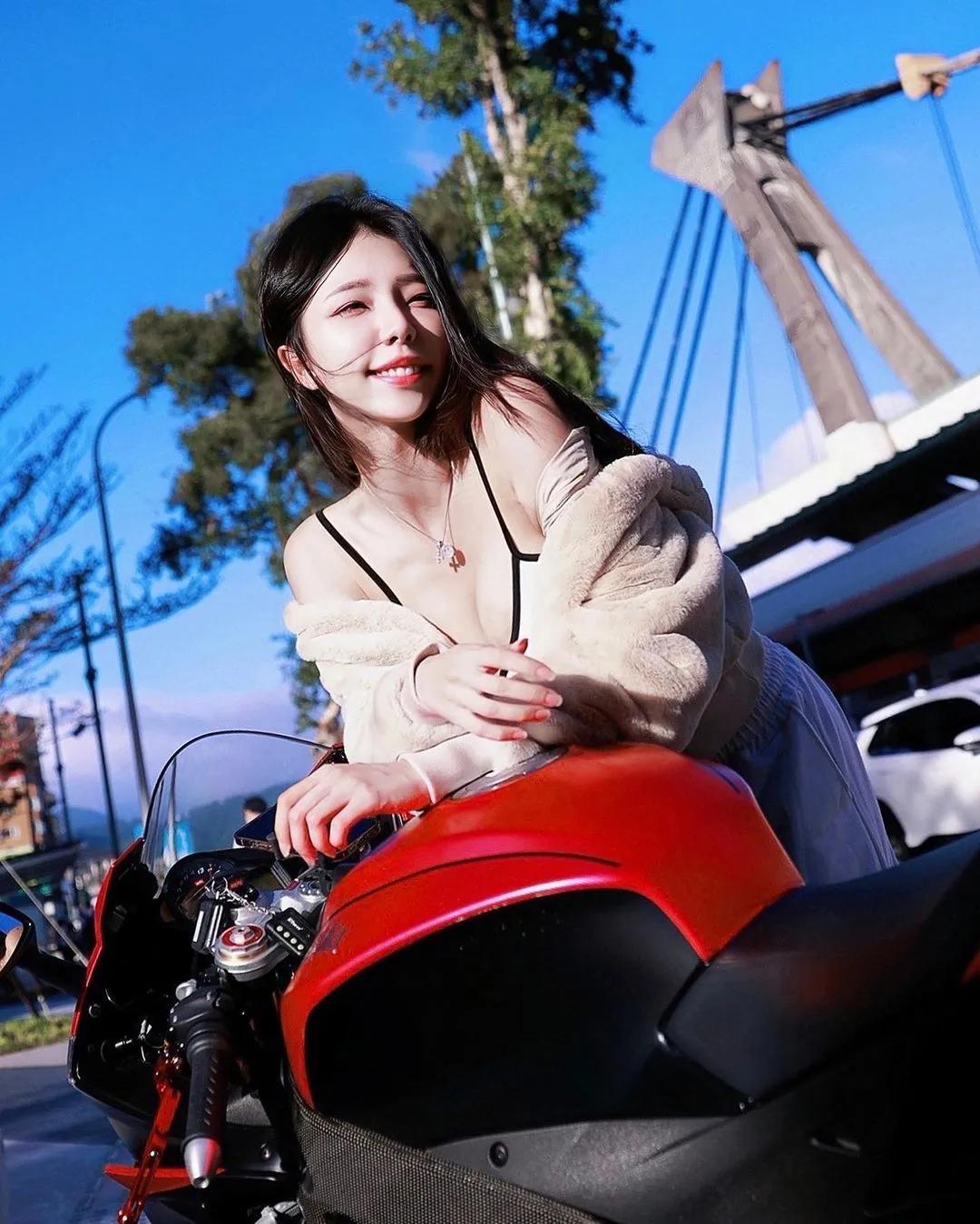 重机女神「王晨飘」高颜值还有大长腿辣度更是破表(8)
