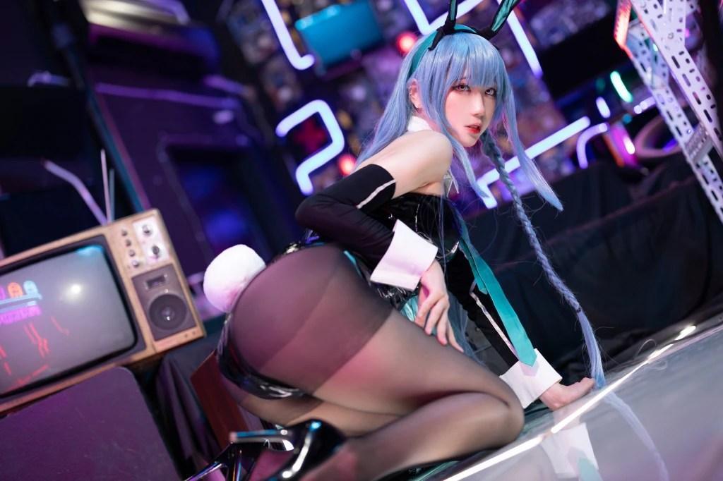 Coser@周叽是可爱兔兔 Vol.039: (28 photos)(28)