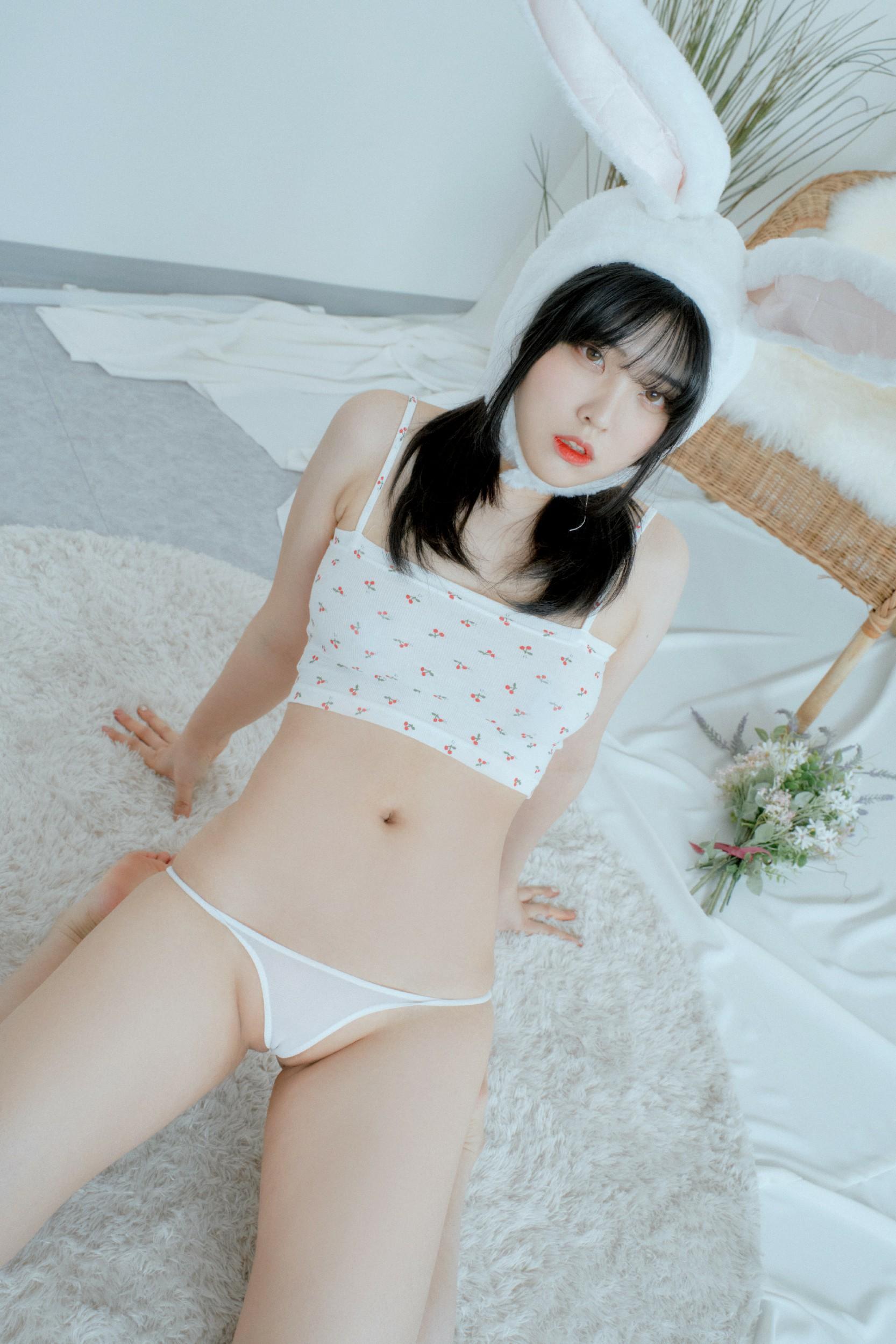 Song Hana (송하나) x BBUTTERMILK - HANA’s Room(36)