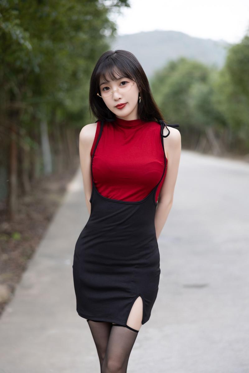 [XR] Lin Xing Lan (林星阑) – 秀人网模特 红衣黑丝(1)