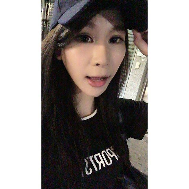 细腰嫩乳妹「佳佳」，还有一双会笑的眼睛，仔细一神，原来是一位「机场警察」啊！(4)