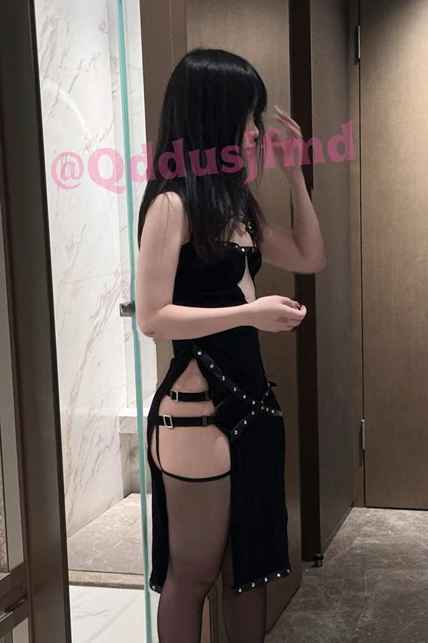 推特美女@拜托了请和我交往 价值288元尺度福利图(26)