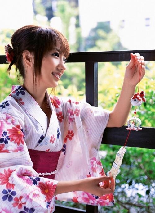 浴衣が乱れて香る、艶女の色気　著エロス画像(12)