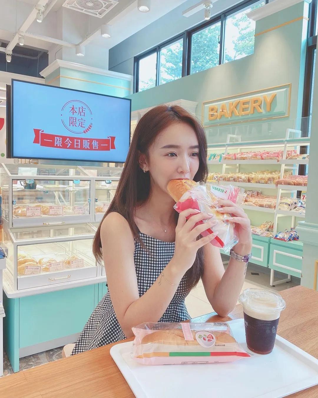 邻家系女孩「雅涵Kimi」甜美外型深受喜爱！(4)