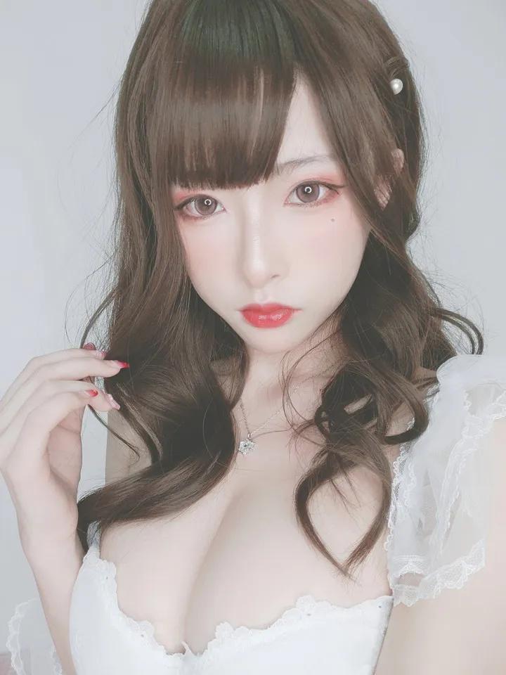 清水由乃《浪漫花嫁2》显眼爆乳大胆挑逗你(17)