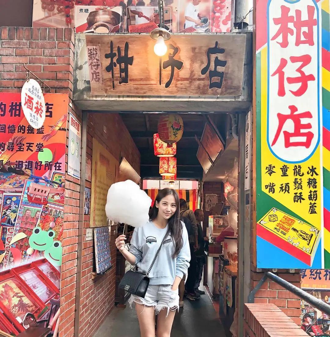 木瓜牛奶又甜又醇香！「谢妃妃」平日隐藏版乳制品是亮点，换上泳衣更让人惊艳万分！-小湿妹图(6)