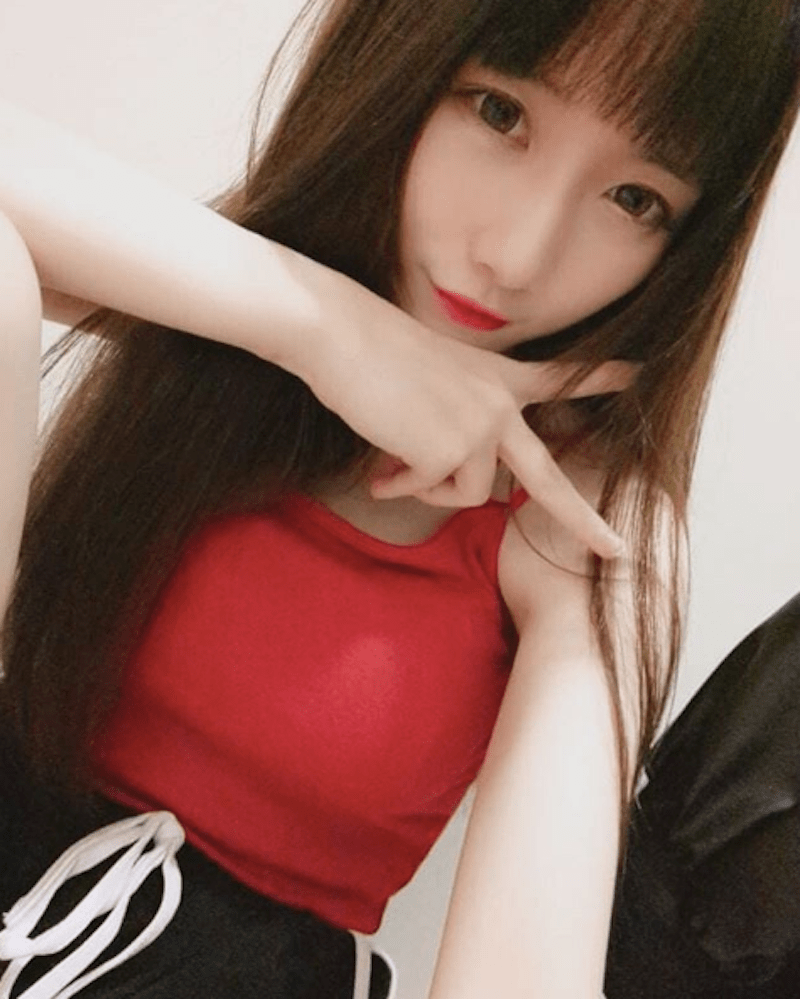 「E奶美少女」超纤细好身材，22寸细腰和白嫩修长美腿，在家自拍也能引6万人追踪！-小湿妹图(16)