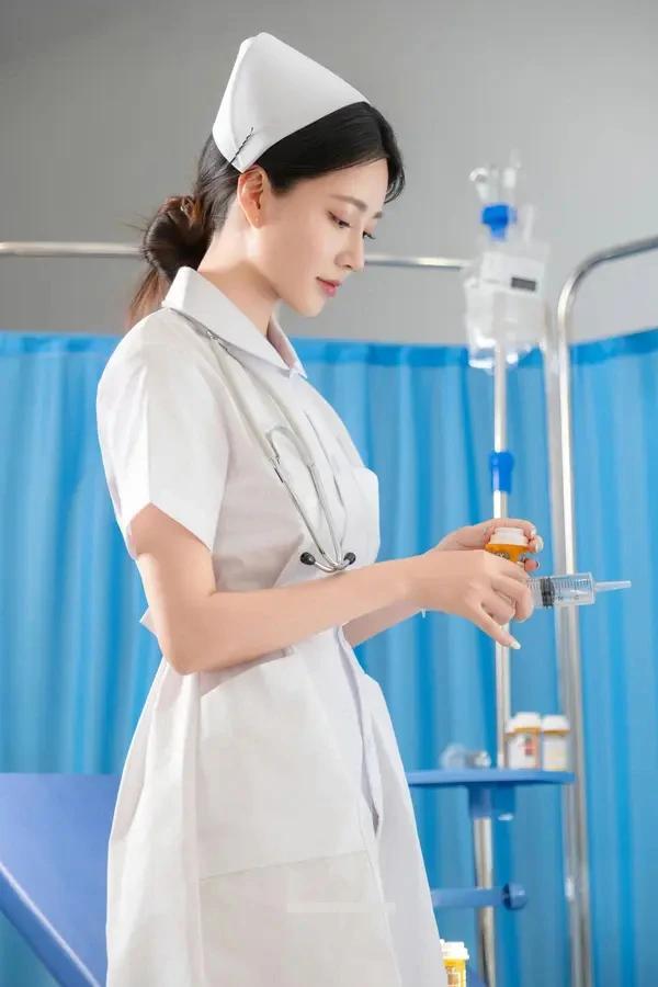 极品女神年年 护士长的秘密无圣光唯美图集