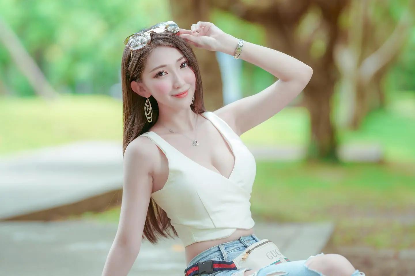 快门杀手来了！电眼辣模「小暧萱」魅力无边(13)