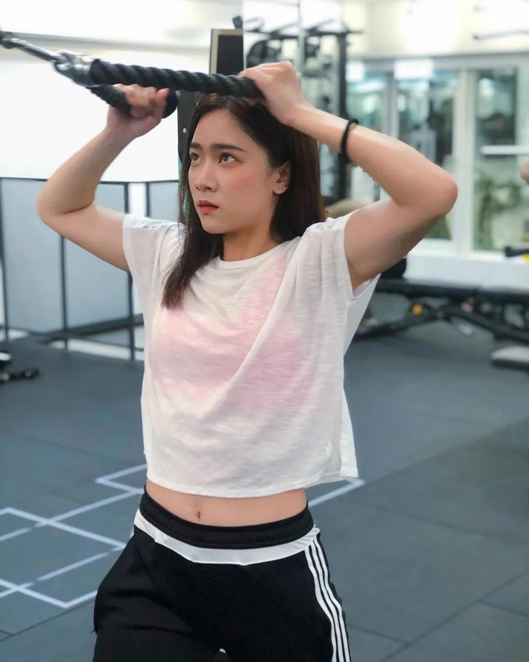 想被她回旋踢！跆拳道女神「姜巧文」超高颜值撞脸周子瑜　清新甜笑让人不恋爱也难啊(14)