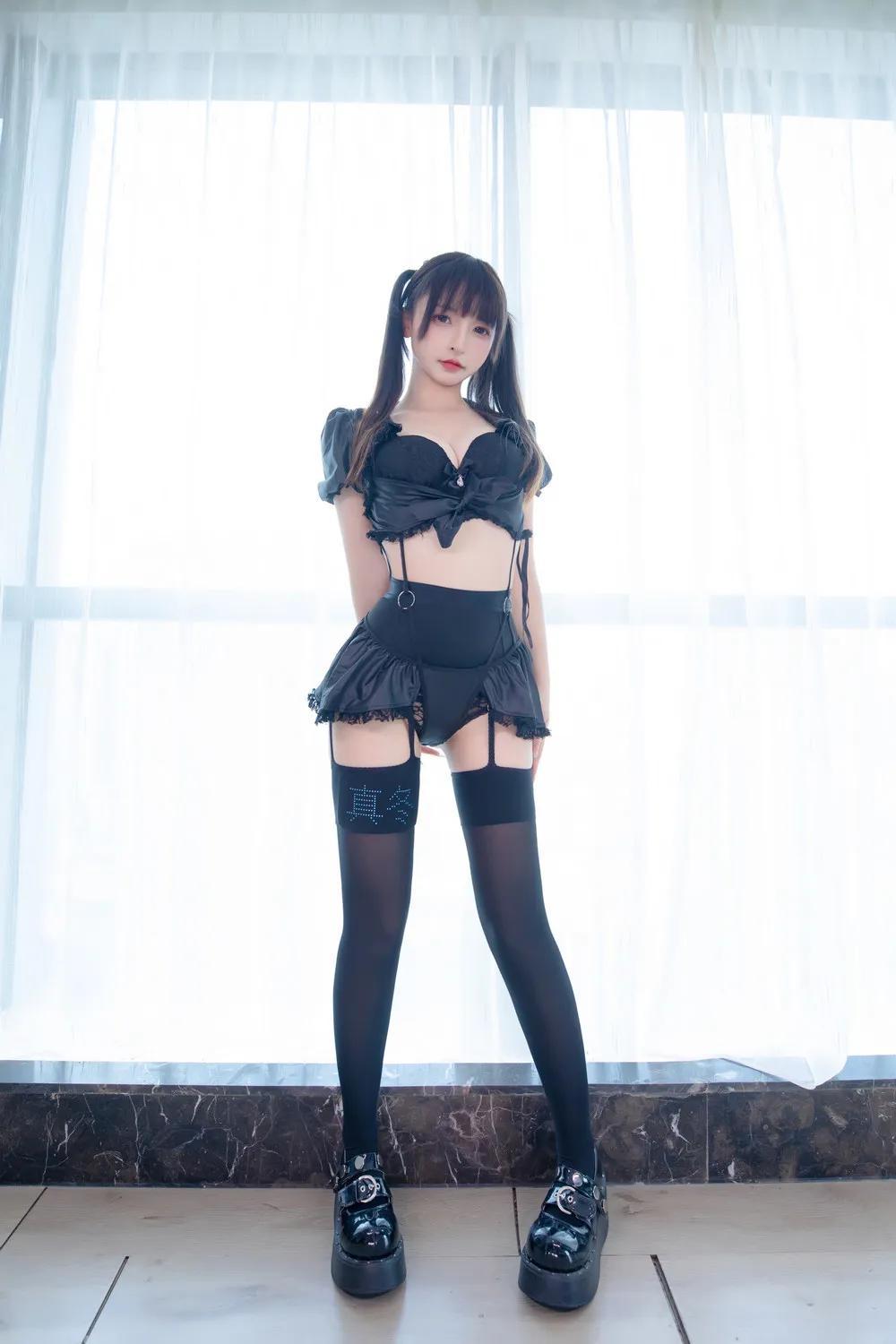 神楽坂真冬《吊带袜领域2》美腿特写挑逗你神经(21)