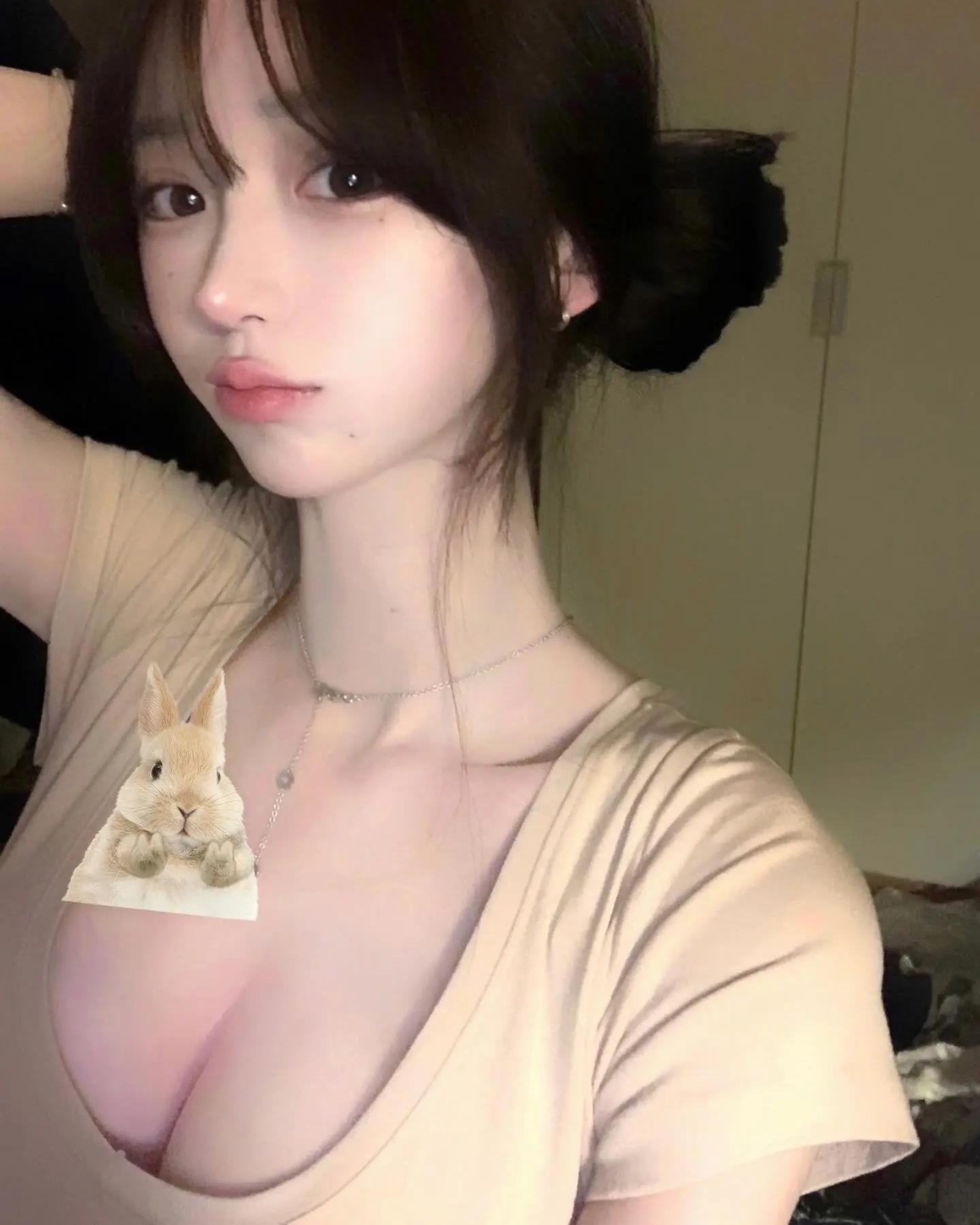 迷人宝贝「승아」白嫩美体超抢眼 让观众激动(10)