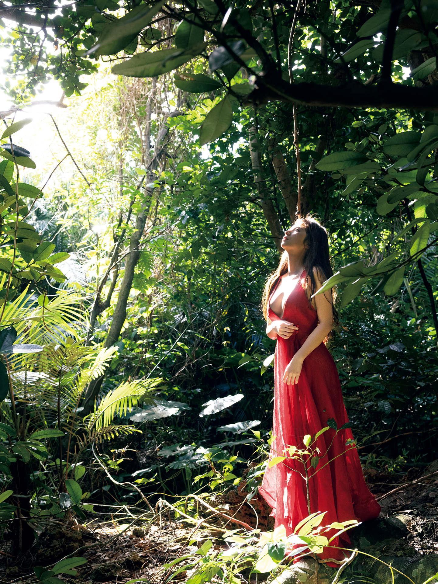 街山みほ写真集『Ｅｄｅｎ』(15)